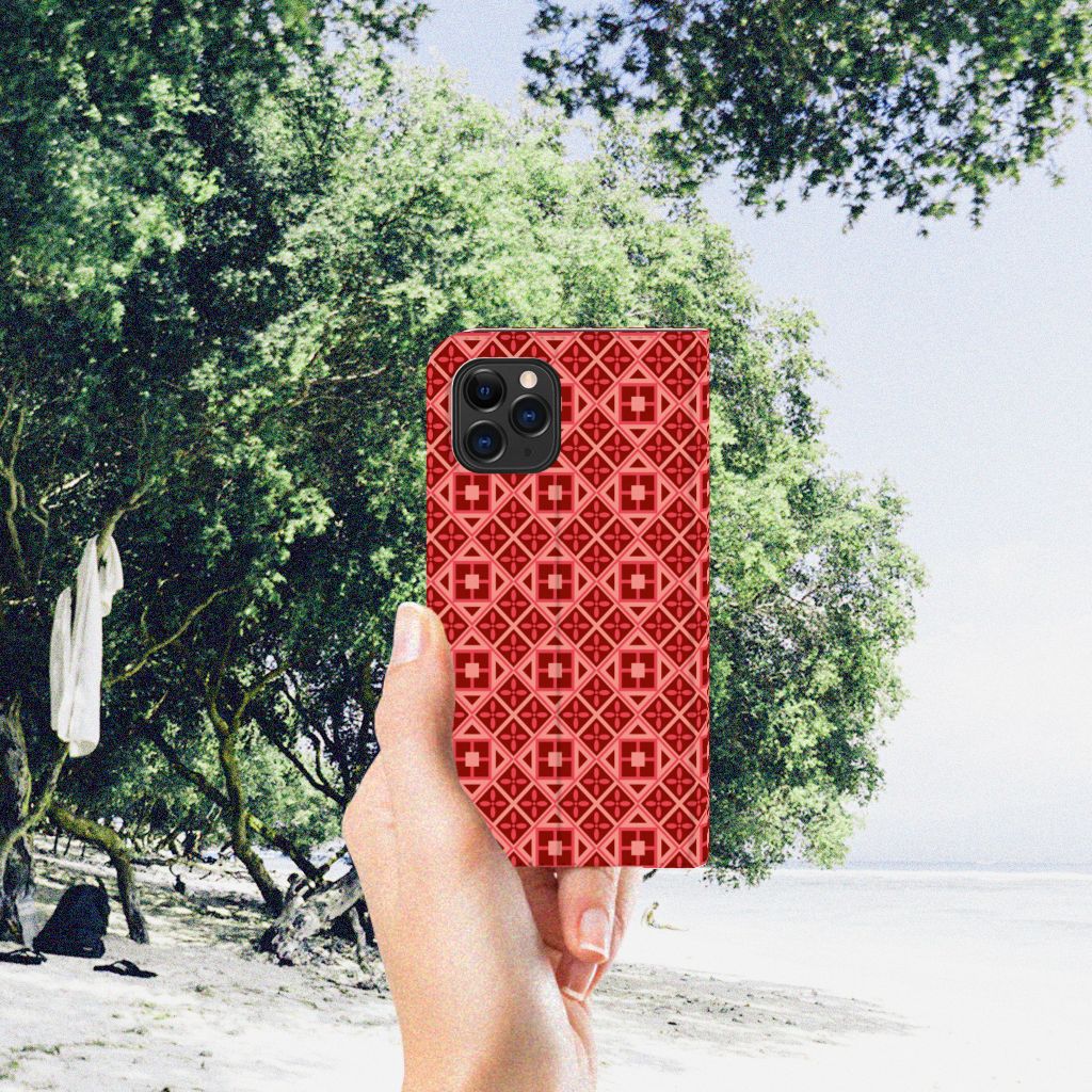 Apple iPhone 11 Pro Hoesje met Magneet Batik Rood