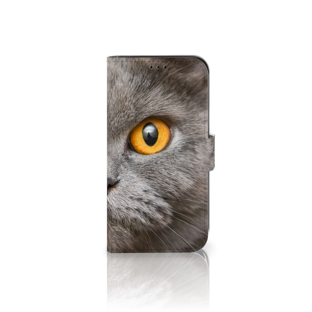 Telefoonhoesje met Pasjes Apple iPhone 13 Britse Korthaar met imposante kat oog detail.