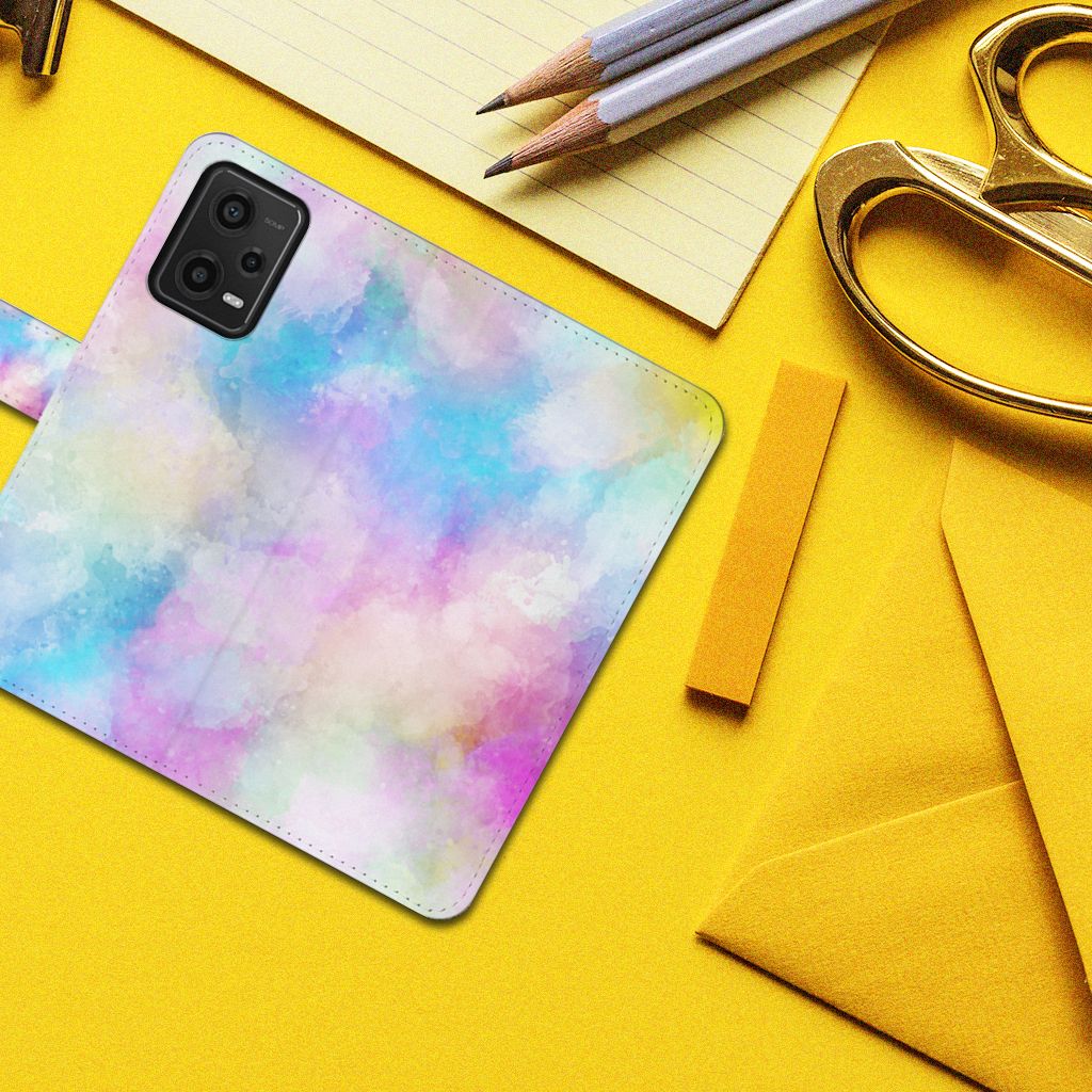 Hoesje Xiaomi Redmi Note 12 5G | Poco X5 Watercolor Light op een gele achtergrond met kantoormaterialen.