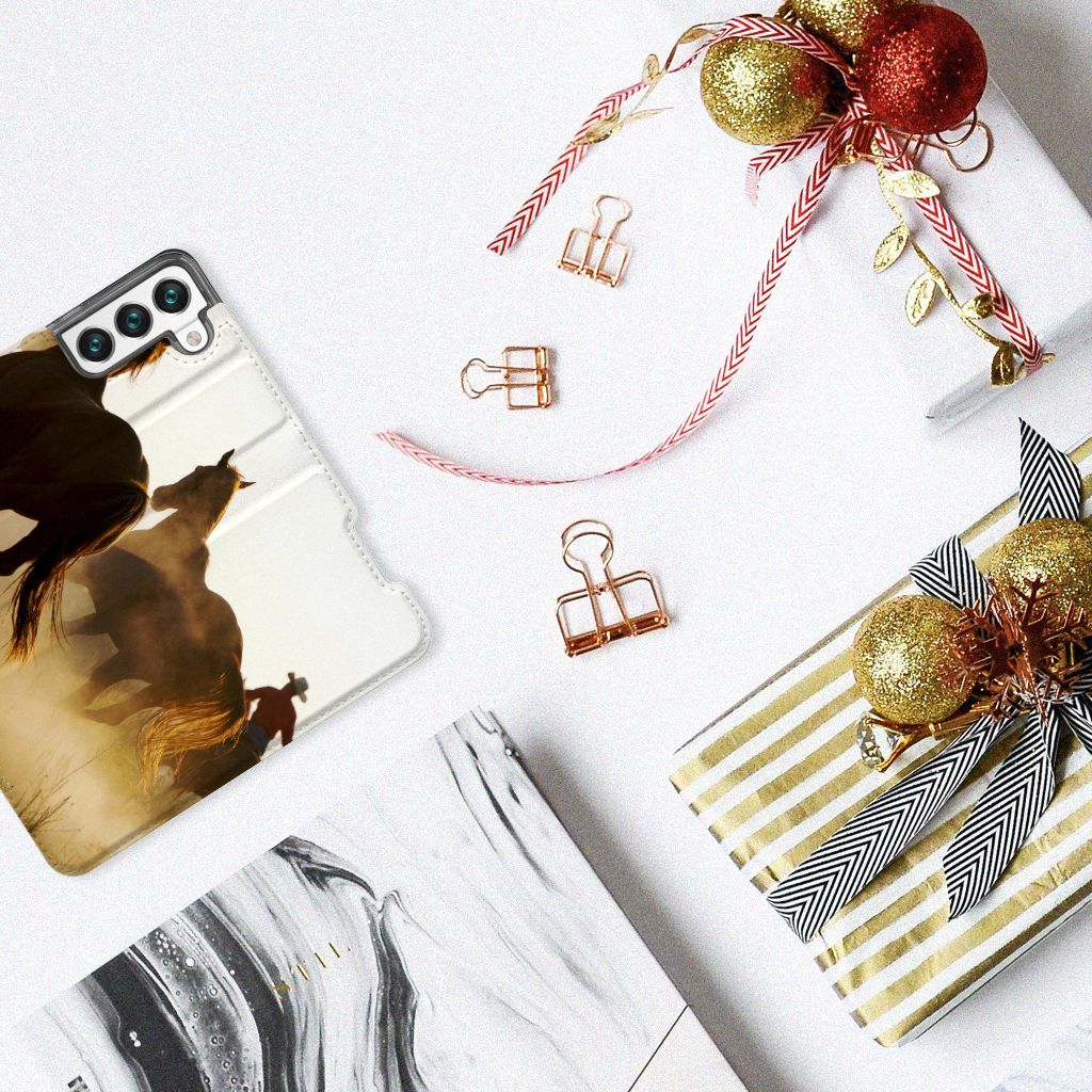 Samsung Galaxy S22 Hoesje maken Design Cowboy met paardenafbeelding en kerstdecoratie.