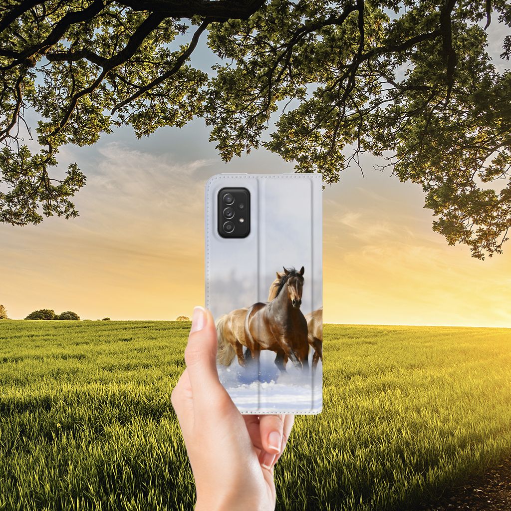 Samsung Galaxy A03s Hoesje maken Paarden in hand met paarden op achtergrond en zonsondergang.