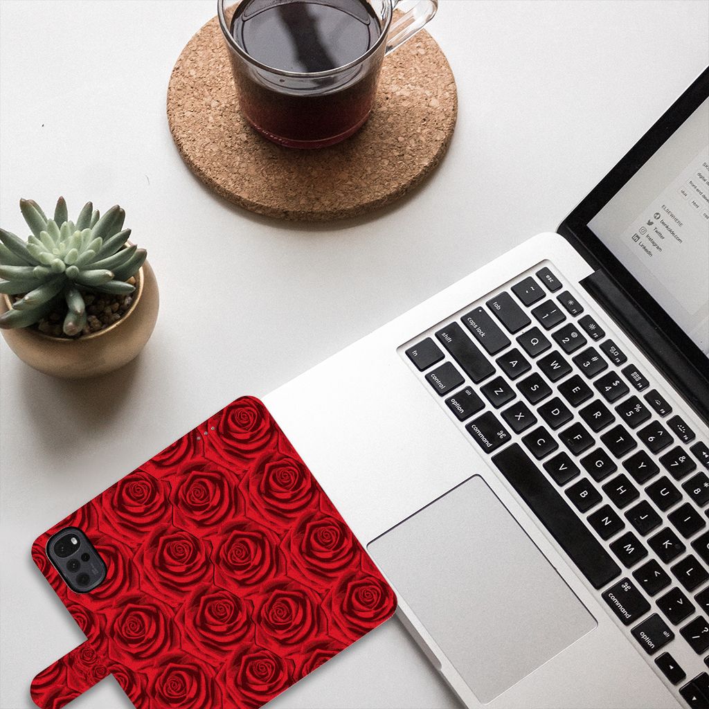 Motorola Moto G22 Hoesje Red Roses