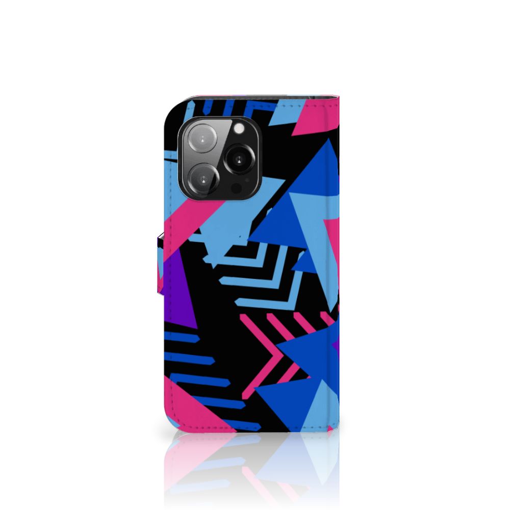 iPhone 13 Pro Book Case Funky Triangle met kleurrijke driehoeken in paars, roze en blauw.