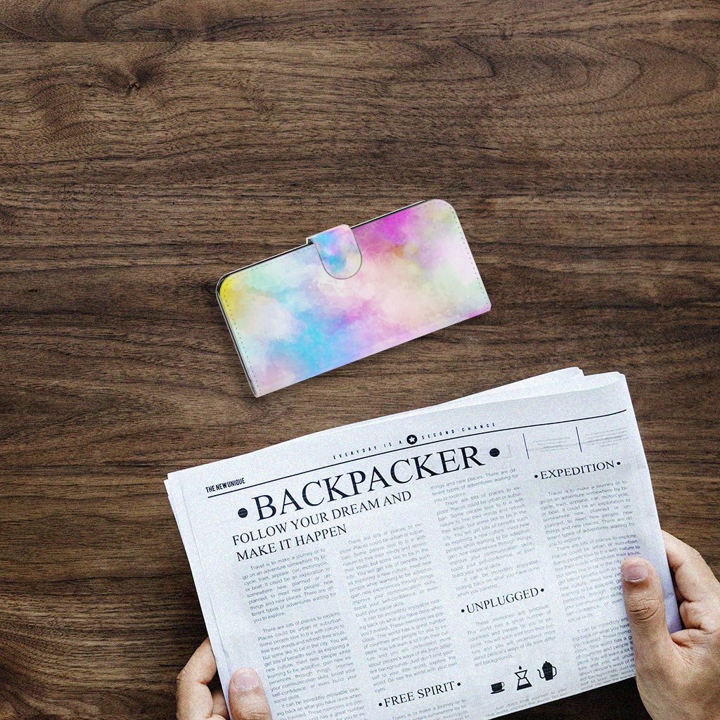 Hoesje Samsung Galaxy S24 Plus Watercolor Light op een houten tafel met krant ernaast