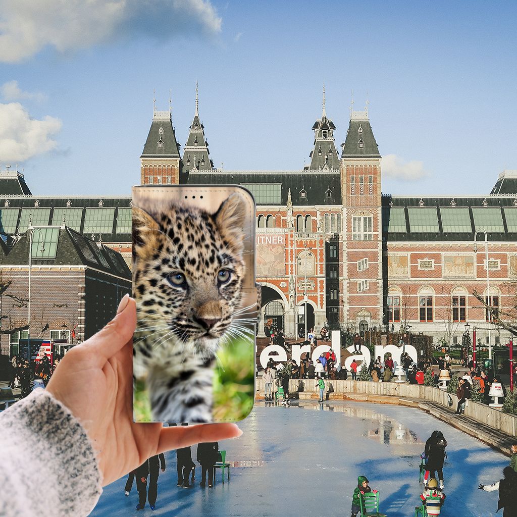 iPhone 13 Pro Max Telefoonhoesje met Pasjes Baby Luipaard voor een schattige look in Amsterdam.