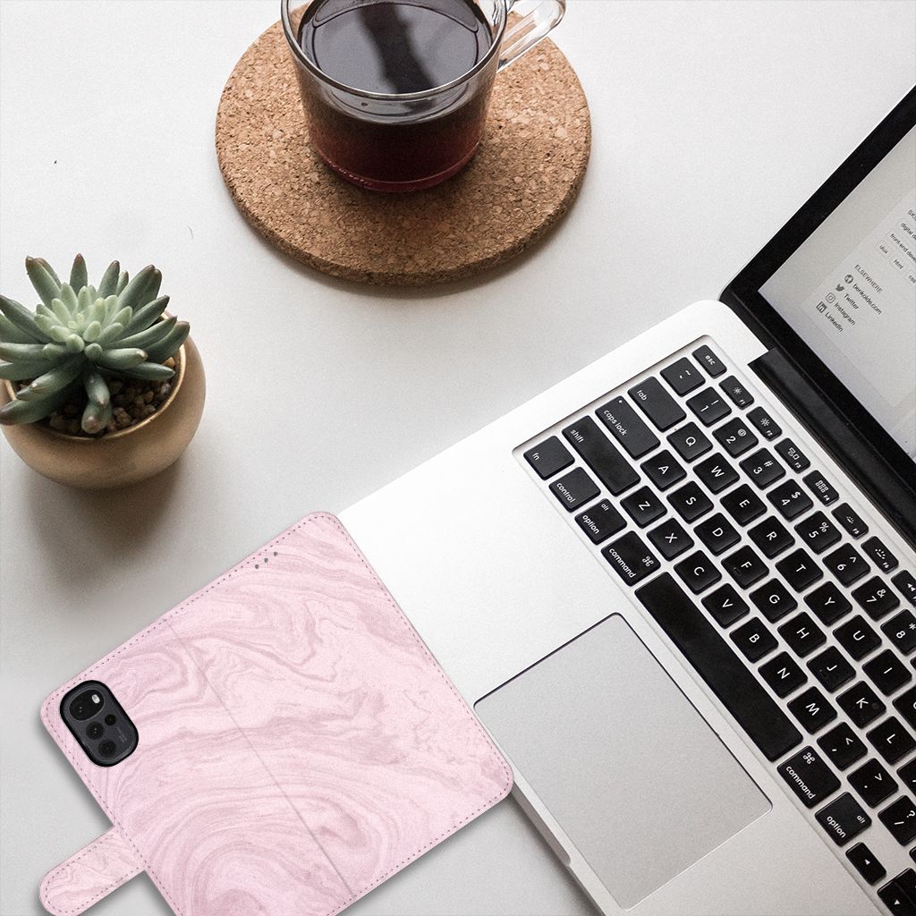 Motorola Moto G22 Bookcase Marble Pink - Origineel Cadeau Vriendin