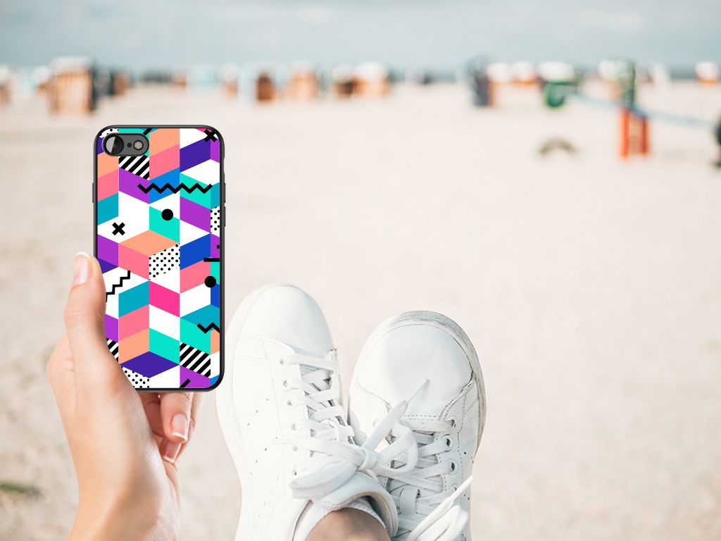 iPhone SE 2022 | SE 2020 | 7/8 Backcover Blokken Kleurrijk op het strand met sneakers