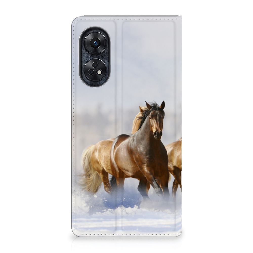 OPPO Reno8 T 4G Hoesje maken Paarden met een design van rijdende paarden in de sneeuw.