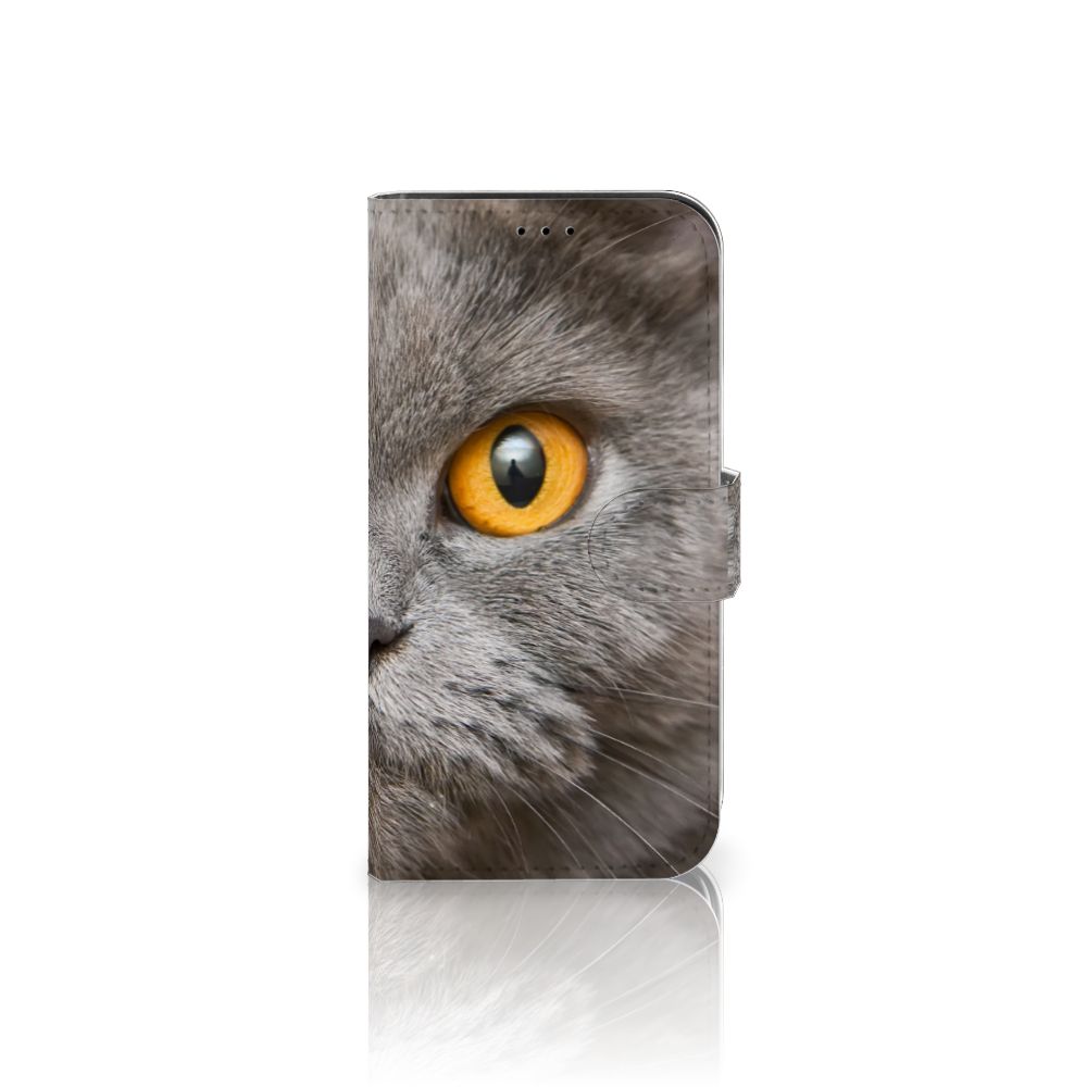 Telefoonhoesje met Pasjes iPhone 13 Pro Britse Korthaar met close-up van kat met een felgeel oog.