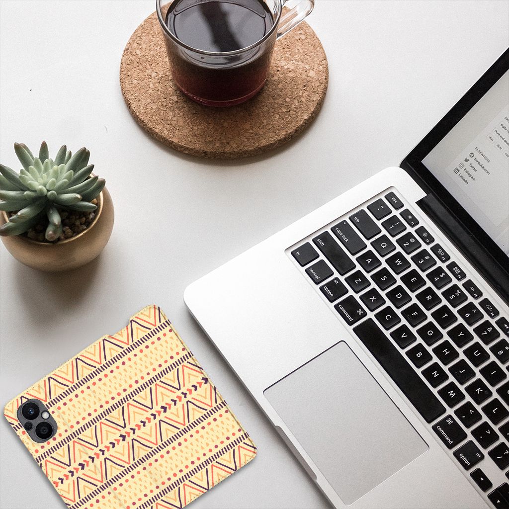 OPPO Reno8 Lite Hoesje met Magneet Aztec Yellow - B2C Telecom
