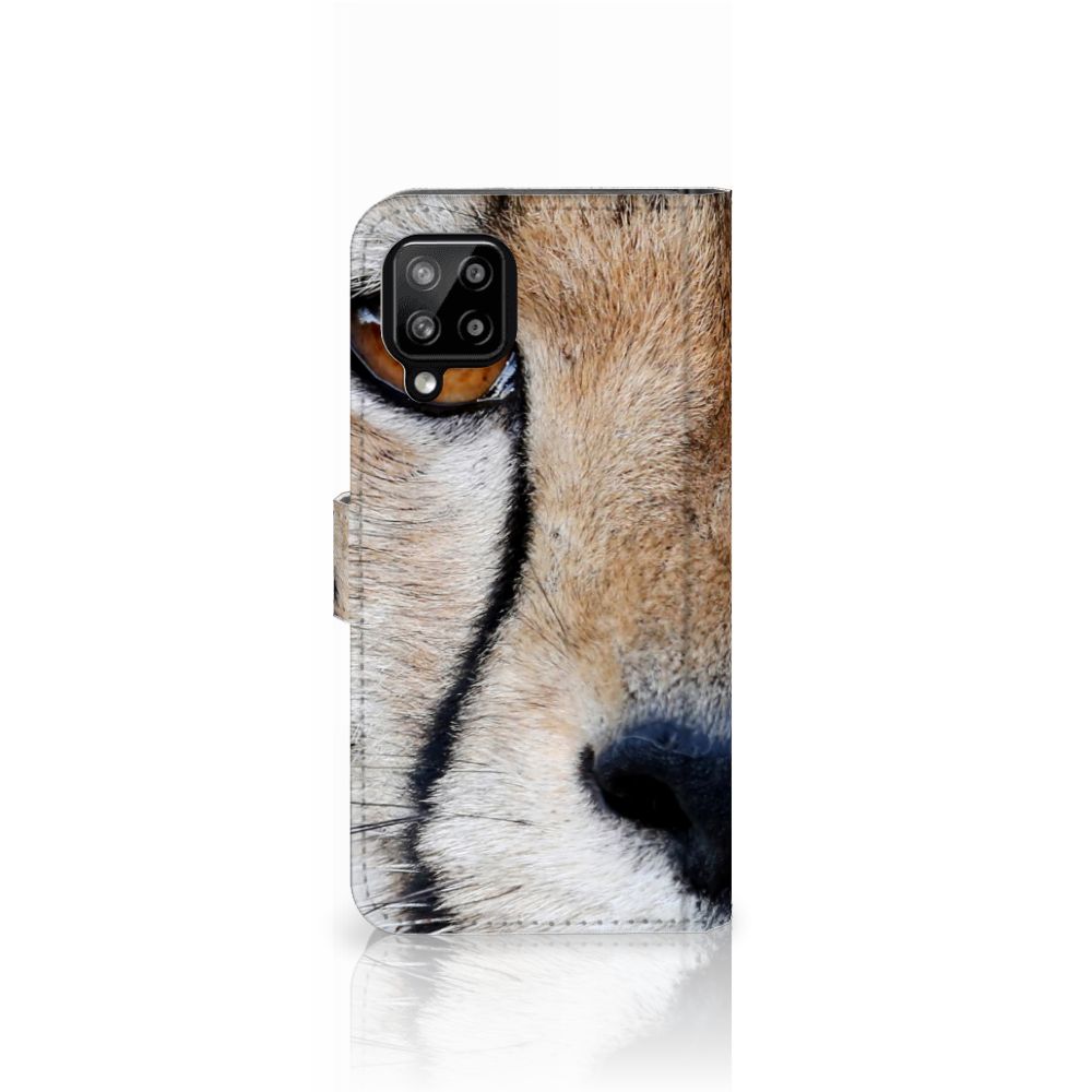 Samsung Galaxy A22 4G | M22 Telefoonhoesje met Pasjes Cheetah close-up van een cheeta