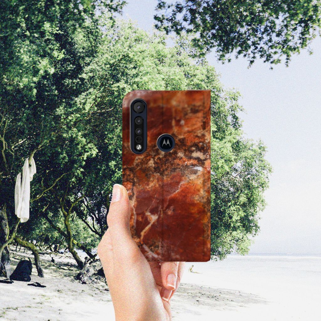 Motorola G8 Plus Standcase Marmer Bruin - B2C Telecom