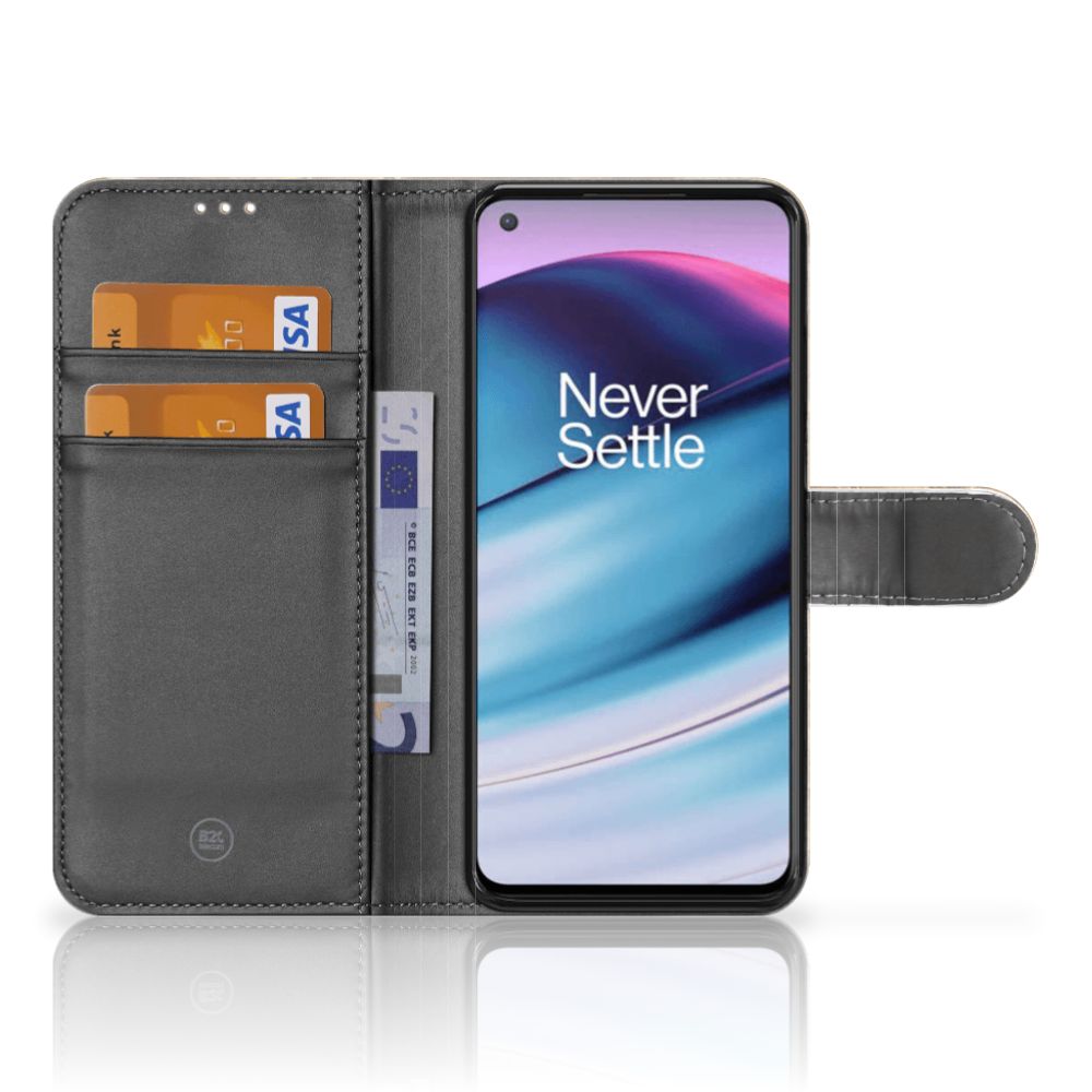 OnePlus Nord CE 5G Bookcase Marmer Creme met pasjes en telefoon in openstaande positie