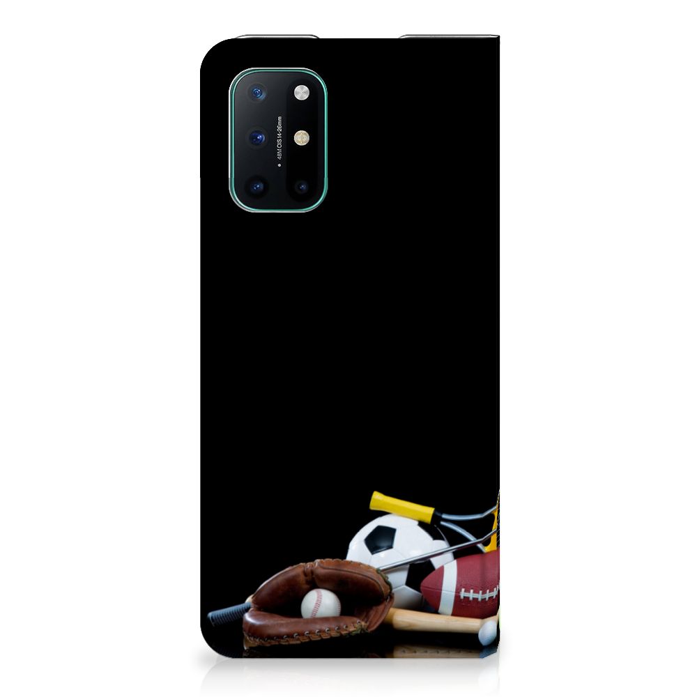 OnePlus 8T Hippe Standcase Sports met sportuitrusting als achtergrond