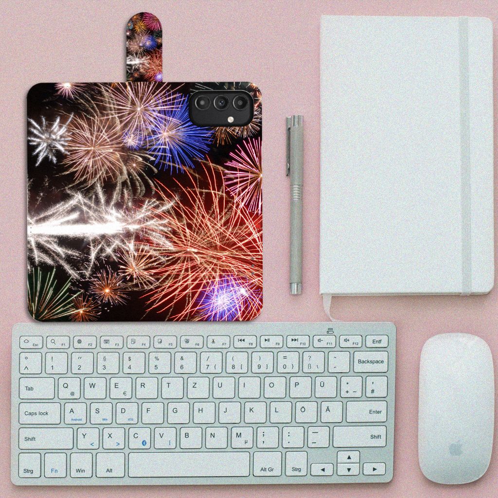Samsung Galaxy A14 5G Wallet Case met Pasjes Vuurwerk met kleurrijke siervuurwerk print op tafel.
