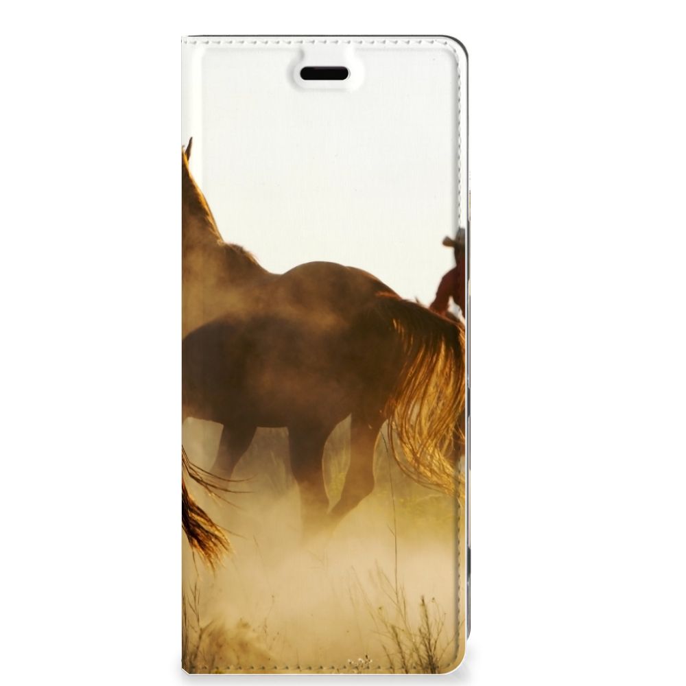 Sony Xperia 5 Hoesje maken Design Cowboy met silhouet van paarden in een mistige omgeving.