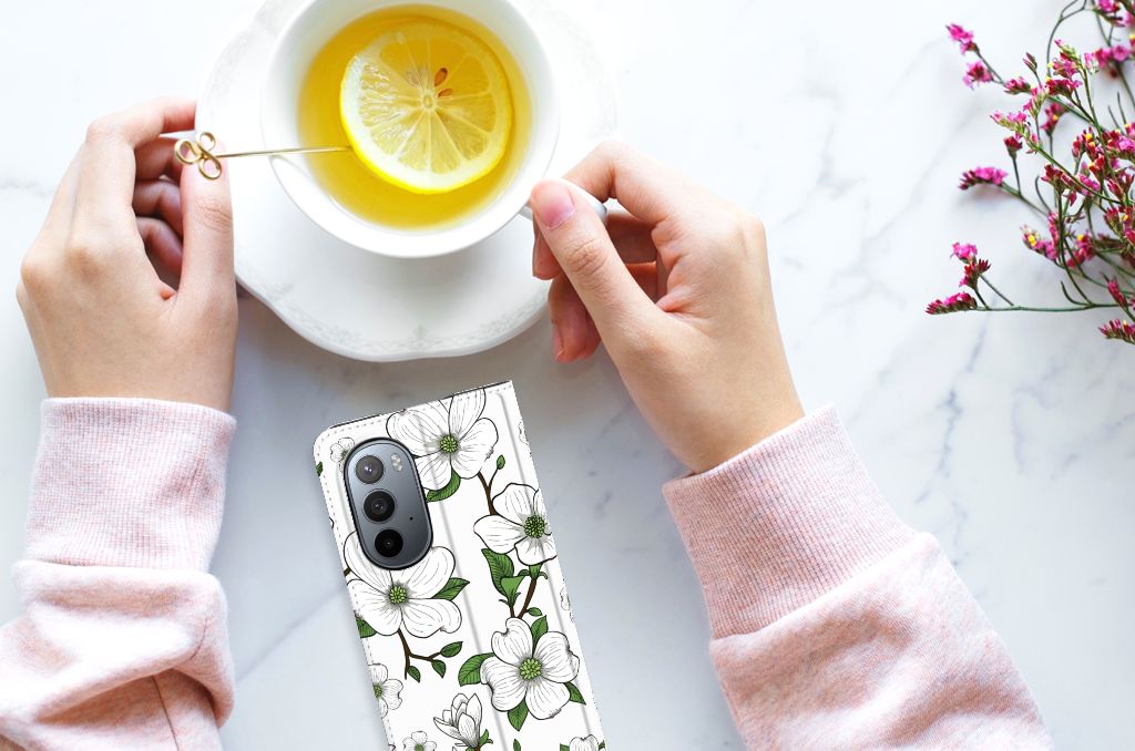Motorola Edge 30 Pro Smart Cover Dogwood Flowers - B2C Telecom