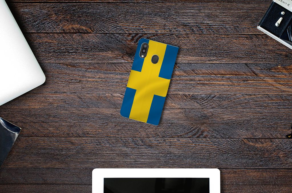 Samsung Galaxy M20 Standcase Zweden
