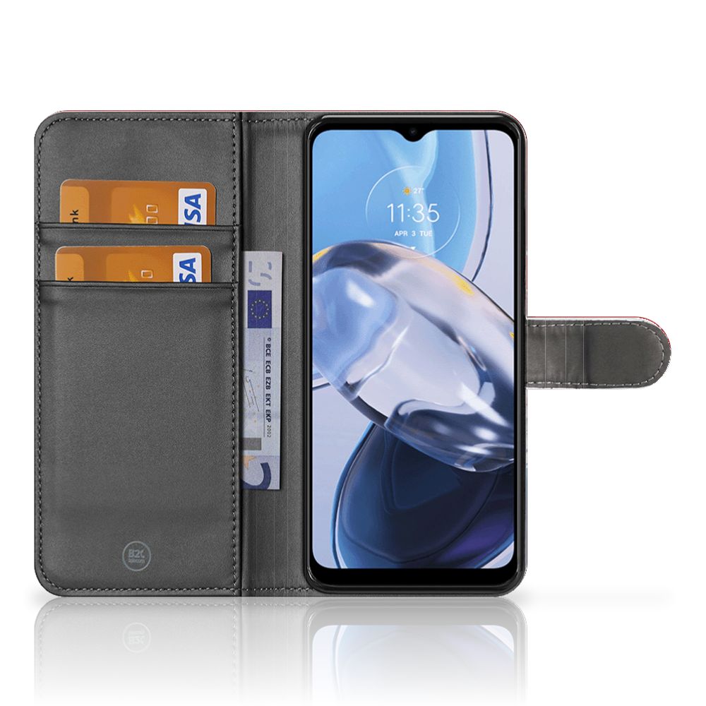 Motorola Moto E22 | E22i Bookstyle Case Nederland met pasjes en smartphone in open positie.