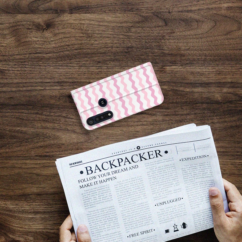 Motorola G8 Plus Hoesje met Magneet Waves Roze - B2C Telecom