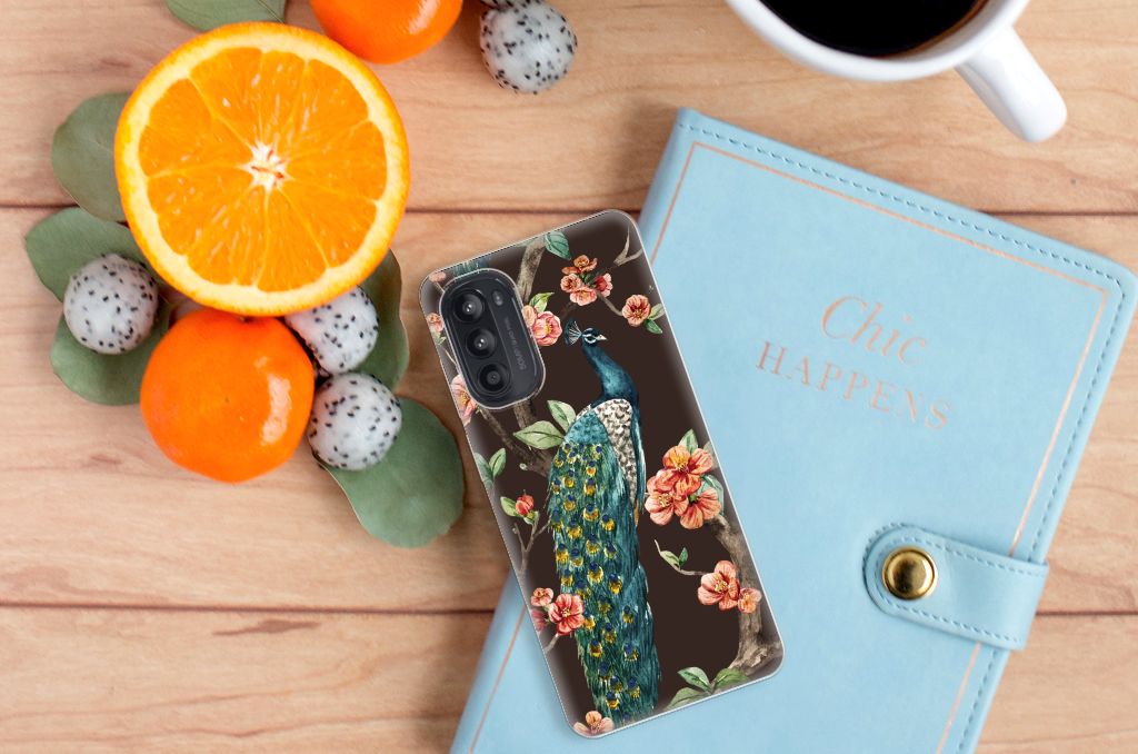 Motorola Moto G52/G82 TPU Hoesje Pauw met Bloemen