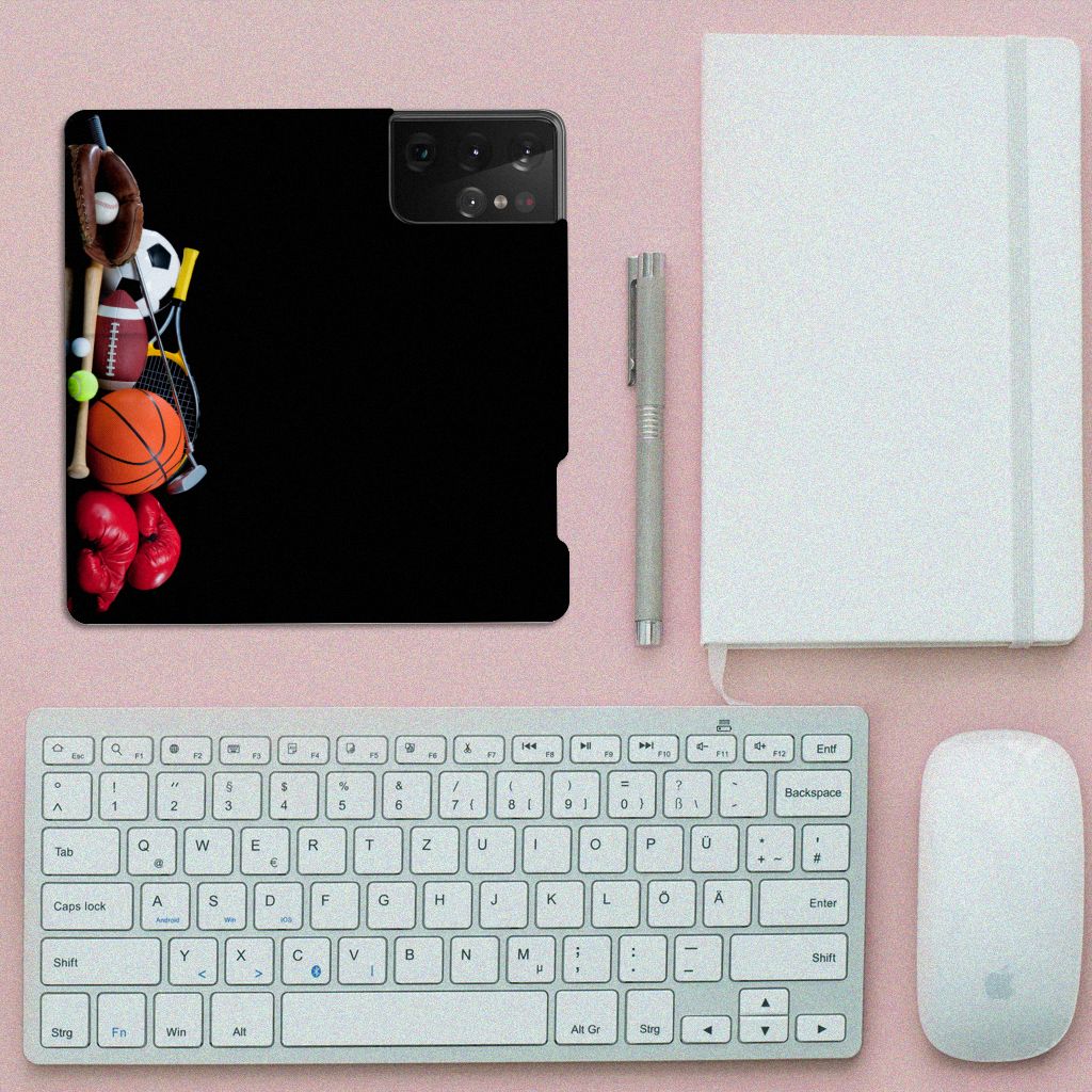 Samsung Galaxy S21 Ultra Hippe Standcase Sports with sports designs on a workspace.