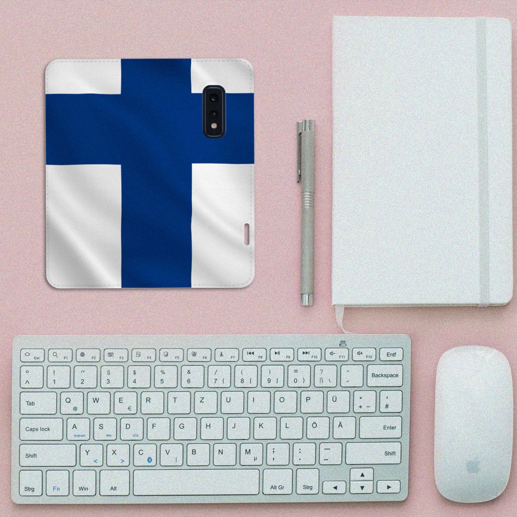 Samsung Galaxy S10e Standcase Finland