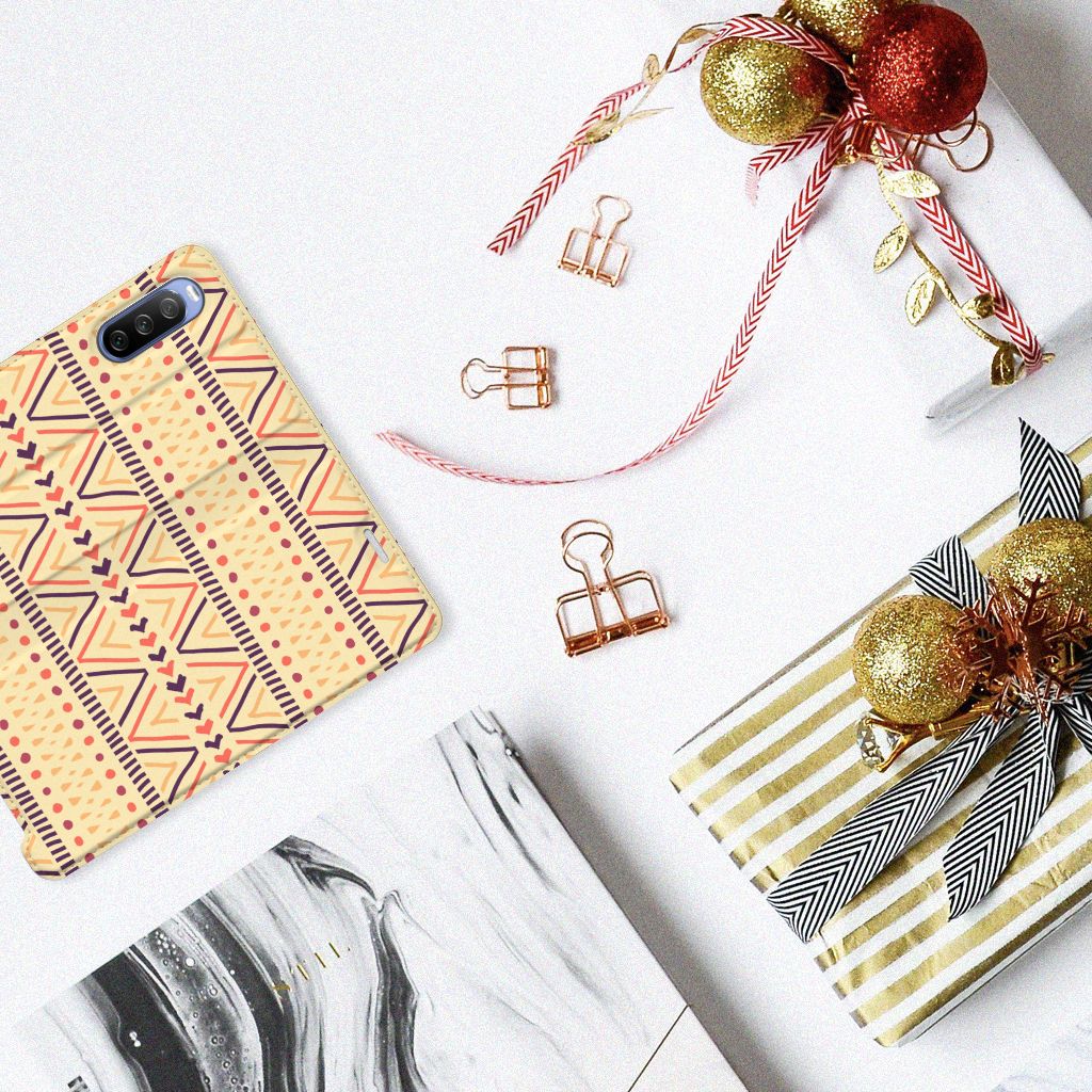 Sony Xperia 10 III Hoesje met Magneet Aztec Yellow - B2C Telecom