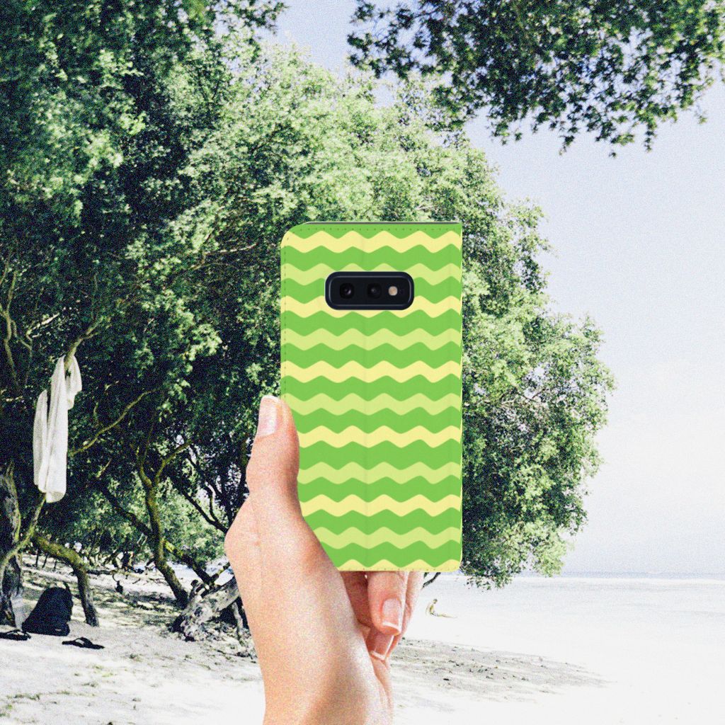 Samsung Galaxy S10e Hoesje met Magneet Waves Green