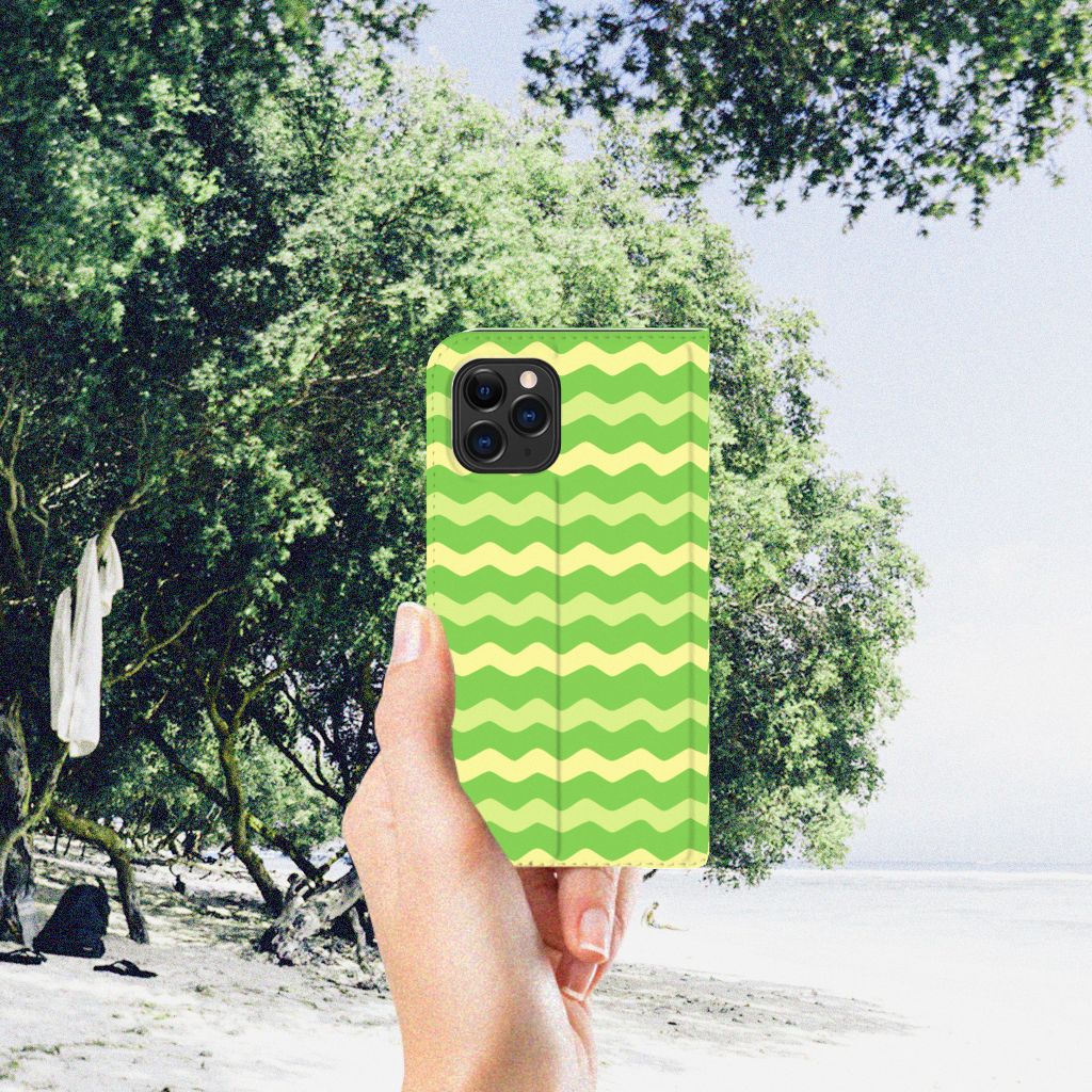 Apple iPhone 11 Pro Hoesje met Magneet Waves Green