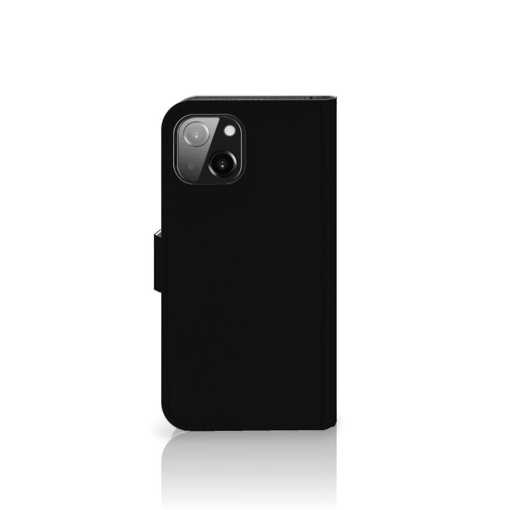 Apple iPhone 13 Leuk Hoesje Giraffe - Elegant zwart telefoonhoesje voor bescherming en stijl.