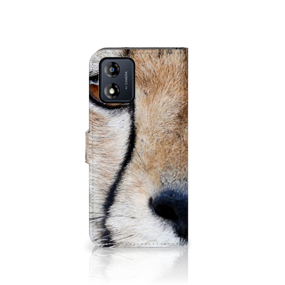 Motorola Moto E13 4G Telefoonhoesje met Pasjes Cheetah close-up van cheeta gezicht