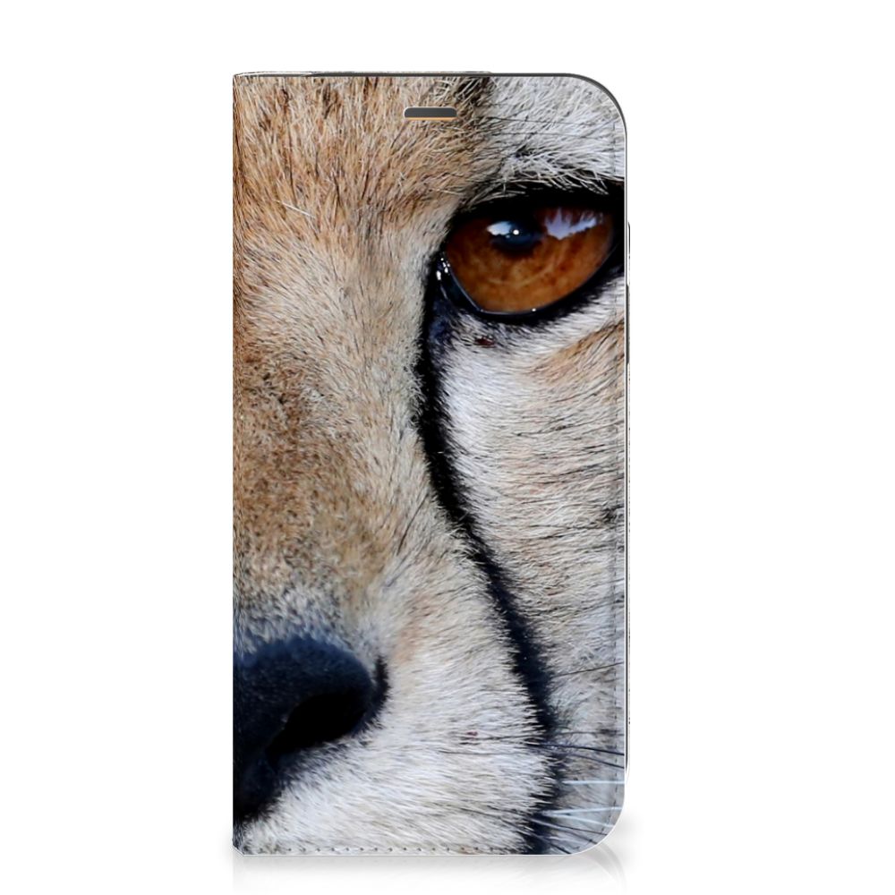 iPhone 12 | iPhone 12 Pro Hoesje maken Cheetah met close-up afbeelding van een cheetah oog.
