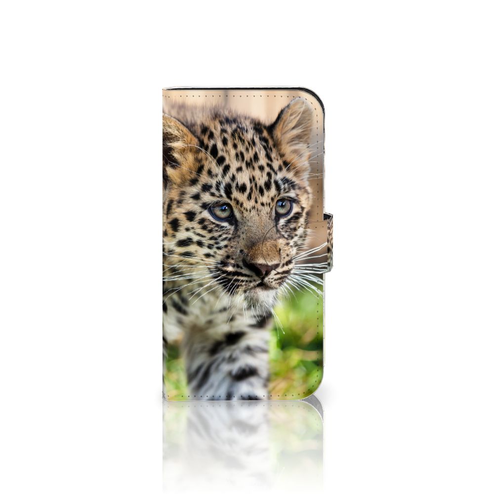 iPhone 15 Pro Telefoonhoesje met Pasjes Baby Luipaard - schattig welpje design 🐆