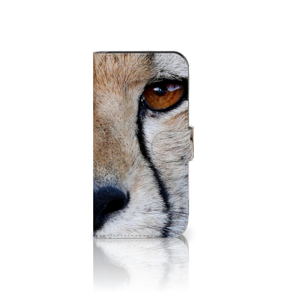 Google Pixel 8 Telefoonhoesje met Pasjes Cheetah met close-up van een cheeta oog en gezicht.