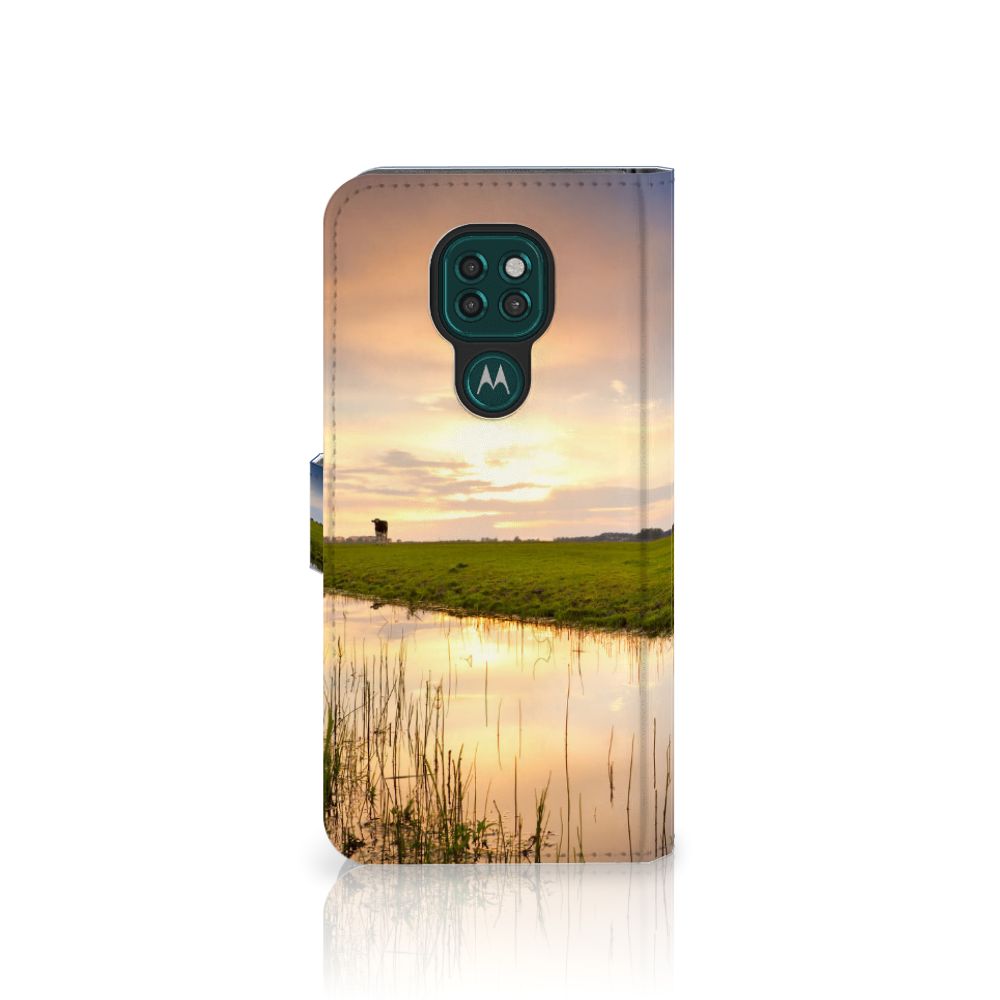 Motorola Moto G9 Play | E7 Plus Telefoonhoesje met Pasjes Koe