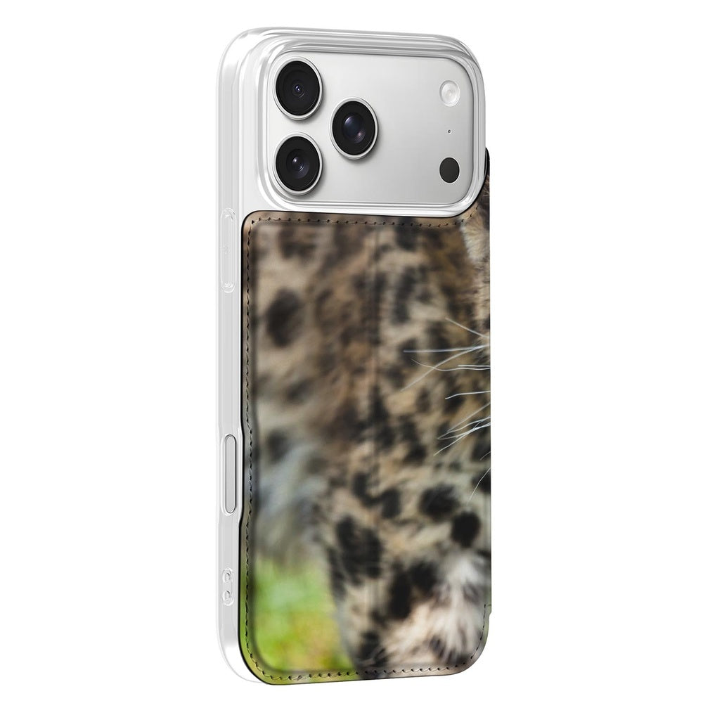 Apple iPhone 17 Pro Max Standcase Hoesje Baby Luipaard design close-up zijaanzicht