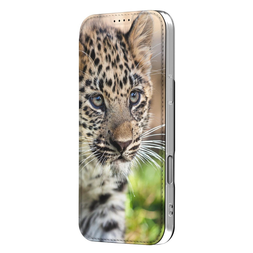 Apple iPhone 17 Pro Smart Cover Hoesje Baby Luipaard jonge luipaard design zijkant