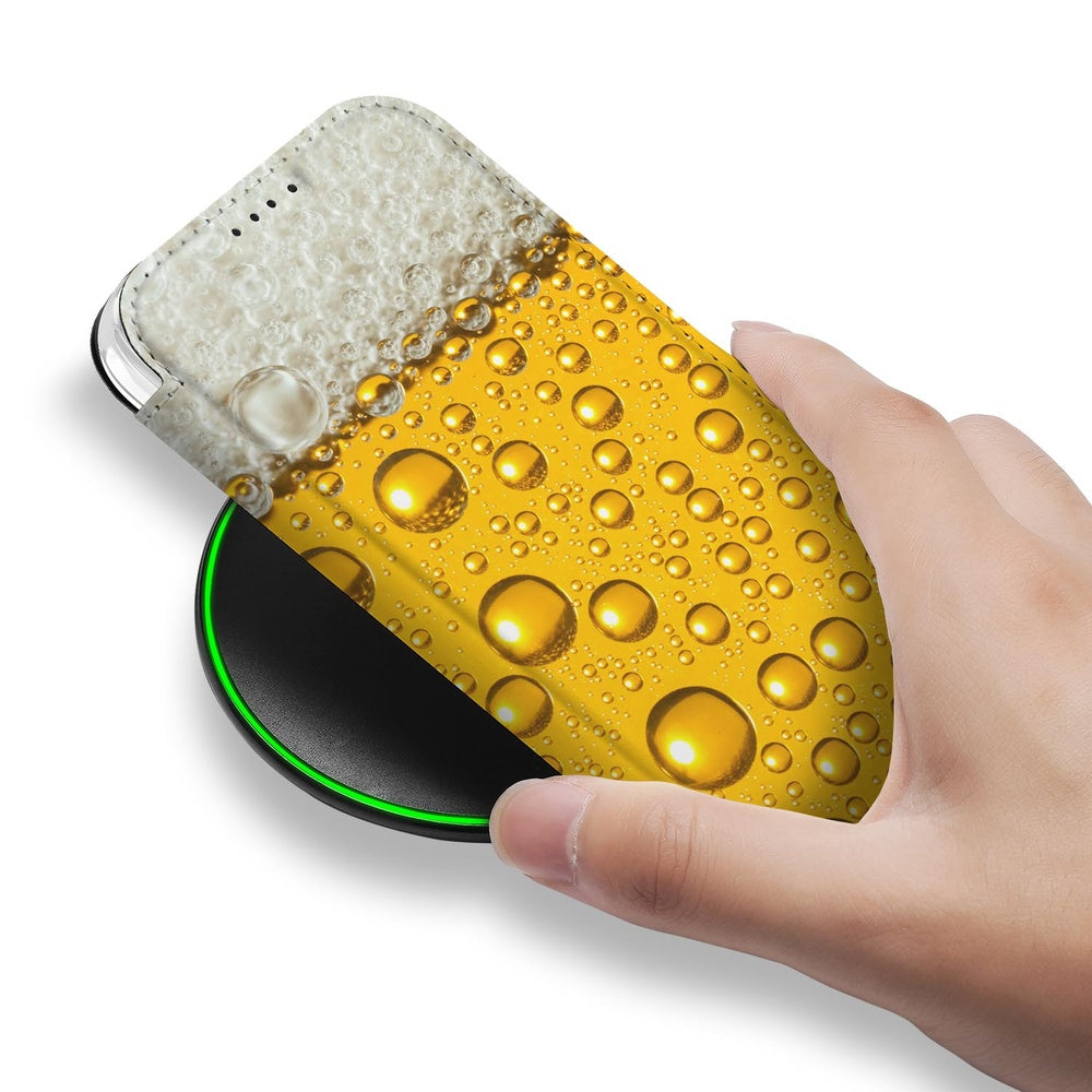 Apple iPhone 17 Pro Book Cover Bier bierprint hand bovenop draadloze oplader