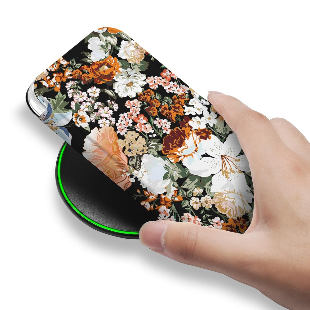 Apple iPhone 17 Smart Cover Hoesje Dark Flowers bloemen design hand oplader