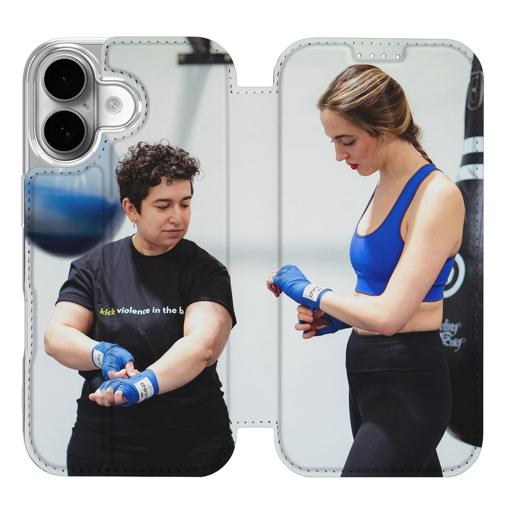 iPhone 17 Slim Bookcase Hoesje Maken met Foto Compact Uniek aanzicht vrouwen sport