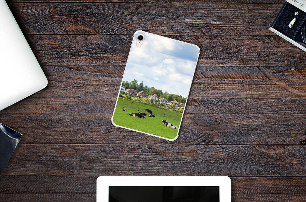 Apple iPad mini 6 (2021) Back Case Koeien met grazende koeien in groene weilanden