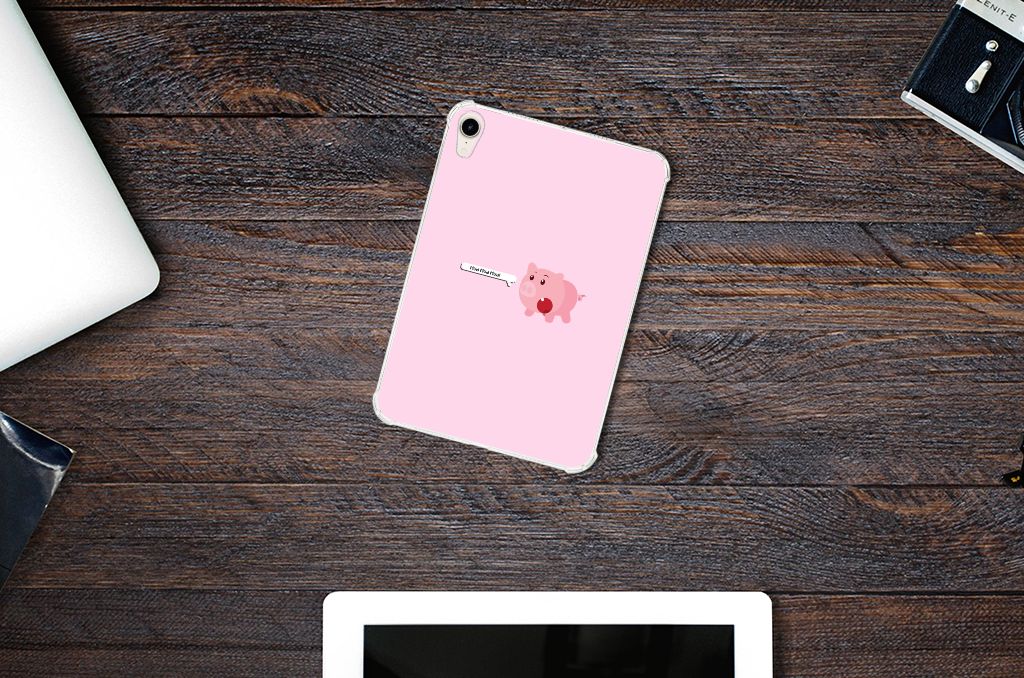 Apple iPad mini 6 (2021) Tablet Back Cover Pig Mud met een schattige roze varkentje 🐷 op een houten tafel.
