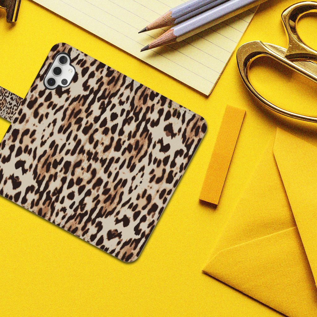 Samsung Galaxy A32 4G Telefoonhoesje met Pasjes Leopard