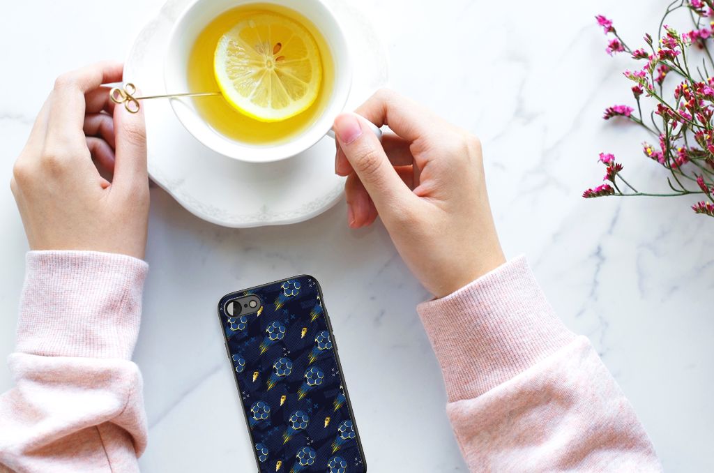 Back Case voor iPhone SE 2022 | SE 2020 | 7/8 Voetbal met een kopje thee en citroen.