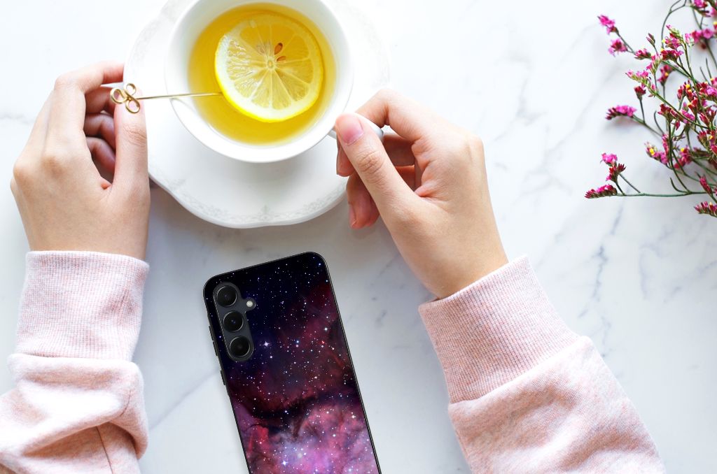 Backcover voor Samsung Galaxy A55 Galaxy heelal design smartphone handen thee