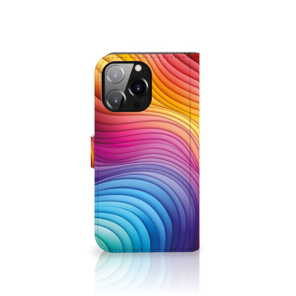 Book Case voor iPhone 14 Pro Max Regenboog met kleurrijke golfdesign 🌈.