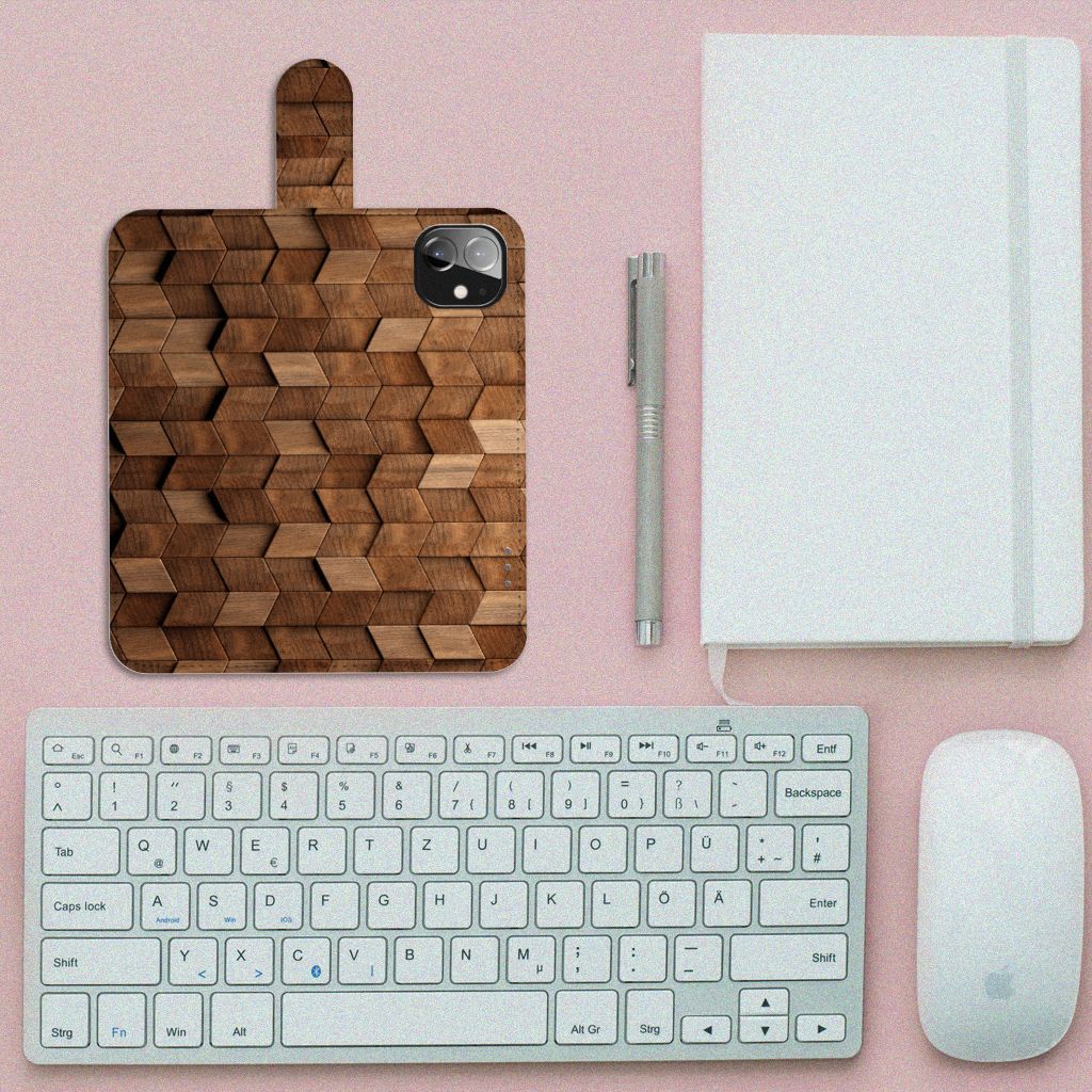 Book Style Case voor Apple iPhone 12 Mini Wooden Cubes, houten patroon op achtergrond met toetsenbord en notitieboek.