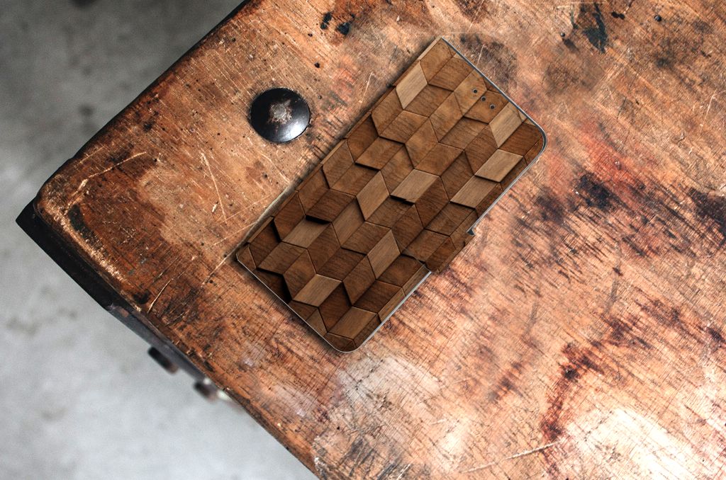 Book Style Case voor Huawei P10 Lite Wooden Cubes op een houten tafel, trendy en duurzaam design.