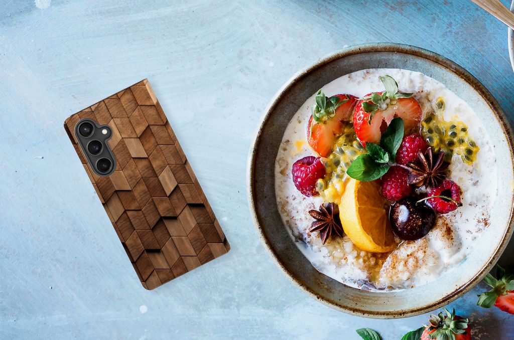 Samsung Galaxy S23 FE Book Wallet Case Wooden Cubes zijaanzicht met fruit yoghurt